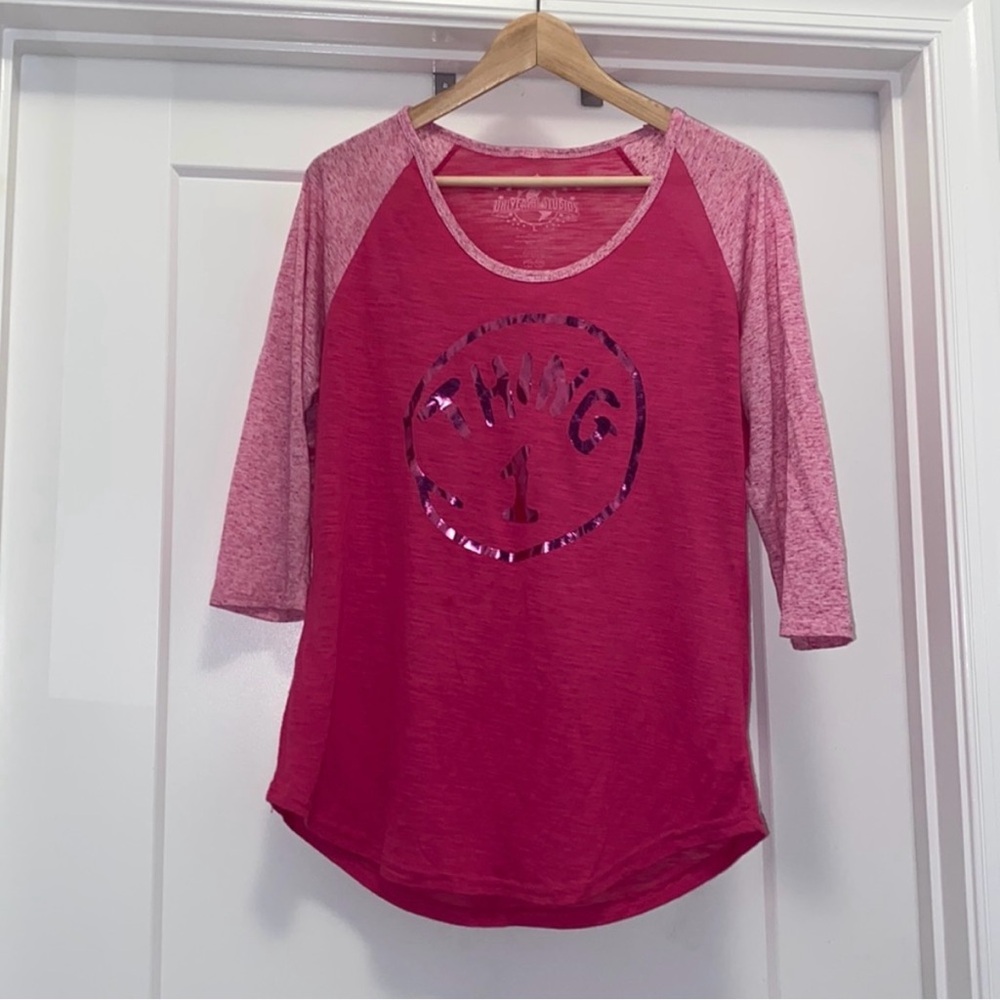 Pink UNIVERSAL STUDIOS "Thing 1" Graphic T-shirt - Size Large